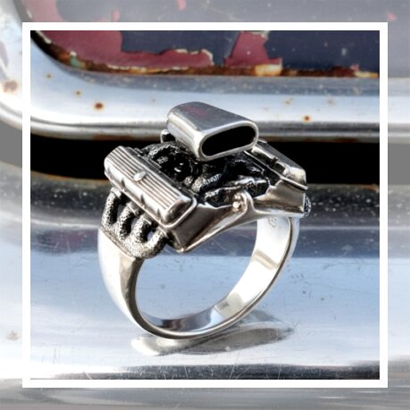 Handgefertigter V8 Motor als Ring für Ami-Fahrer