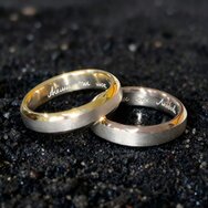 Schlichte Eheringe Gold minimalistisches Design handgemacht