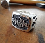 personalisierter Ring für einen Harley Davidson Motorrad Club.JPG